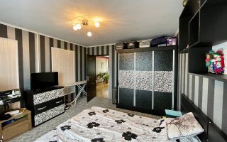 De vânzare casă cu suprafața de 250 mp plus 900 mp teren - Poză 7