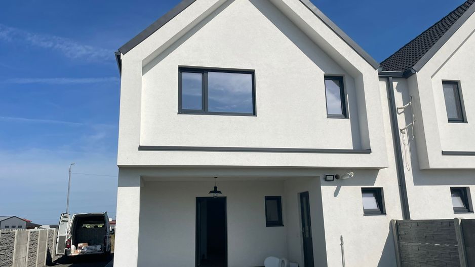 Duplex cu arhitectura deosebita - Mosnita Noua - Poză 17