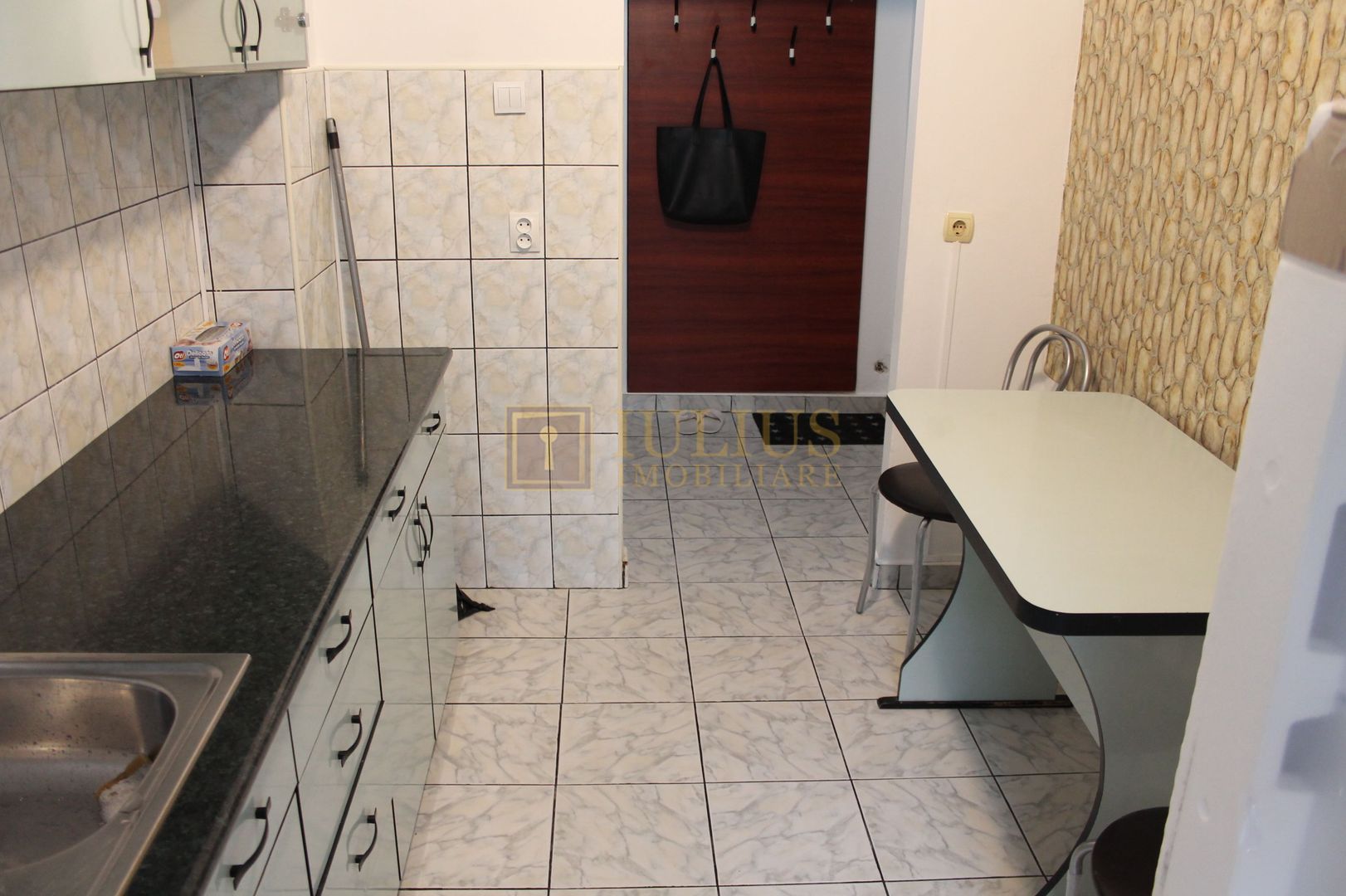 Lipovei, 3 dormitoare, centrala proprie, bucatarie inchisa, garaj inclus! - Poză 5