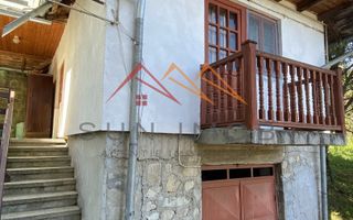 Vila de vanzare, teren 3100 mp, 7 camere, 6 grupuri sanitare, 3 CT, an 1997 - Poză 54