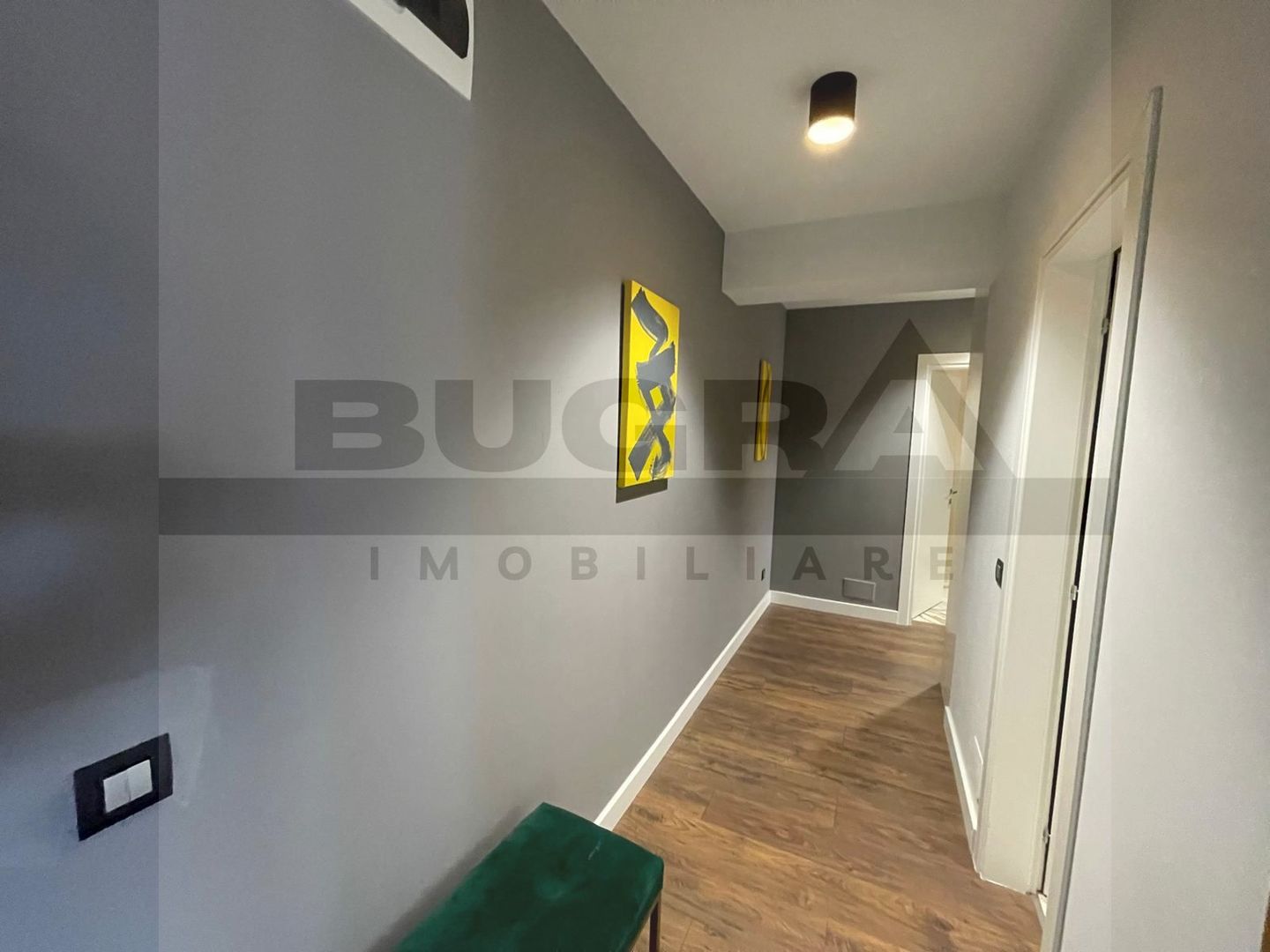 Apartament de 3 camere ultrafinisat, 72mp, parcare, zona Golden Tulip - Poză 10