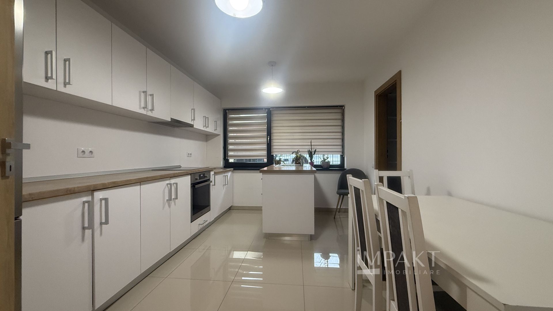 Casa tip duplex cu 4 camere la cheie in cartierul Europa - Poză 3