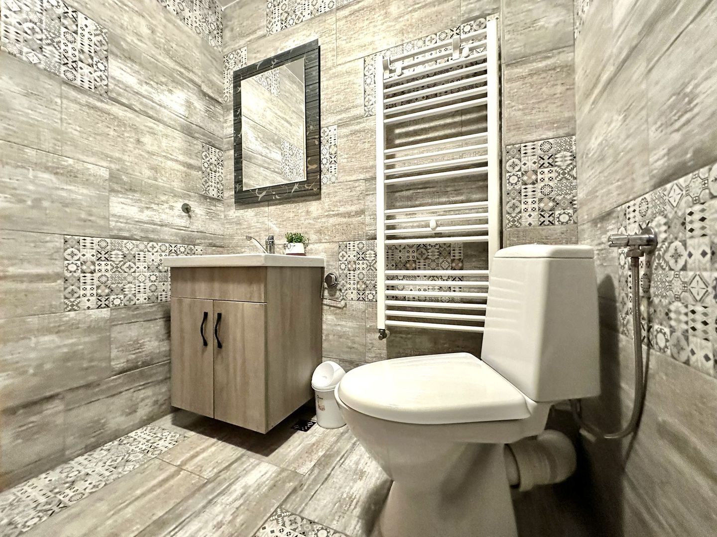 Casă de închiriat – Tohanu Nou, Str. Branului - Poză 8