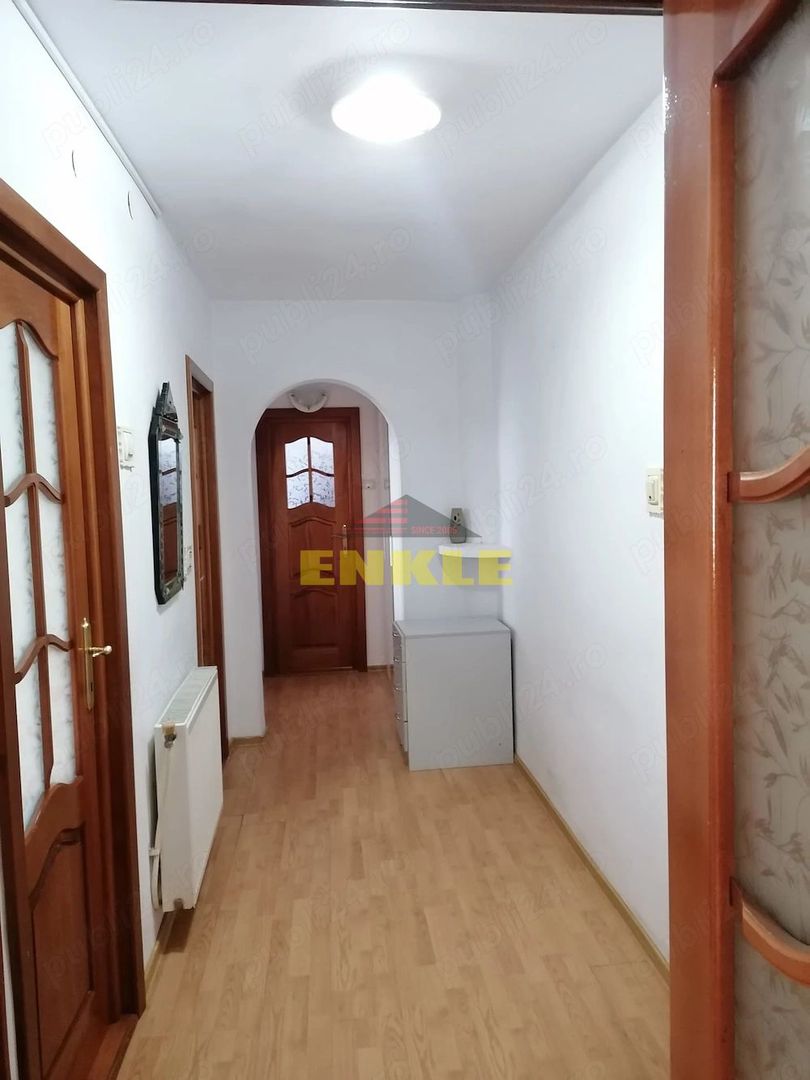 Apartament 2 camere decomandat –  Liceul Mihai Eminescu - Poză 1