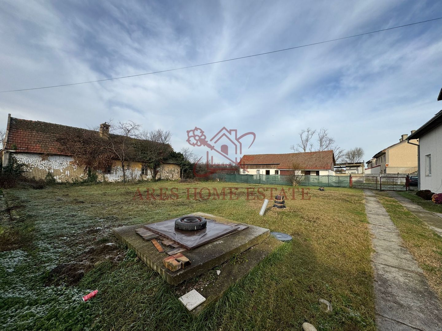 Casă 7 camere de vânzare/închiriere Izvin + anexă 90 mp- Comision 0 - Poză 3