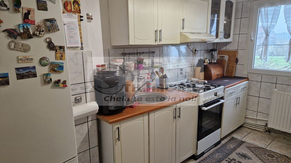 Apartament 4 camere, D, et.2, 76mp utili,  Bul. Chimiei-Metalurgie - Poză 2