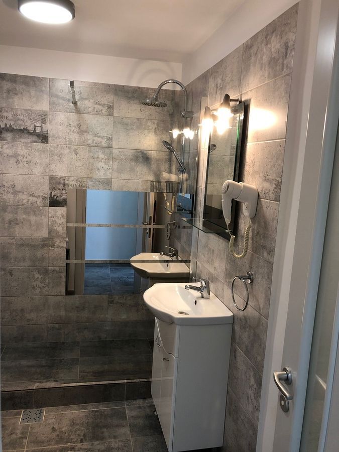 Universitate- Piata Rosetti - Poză 1