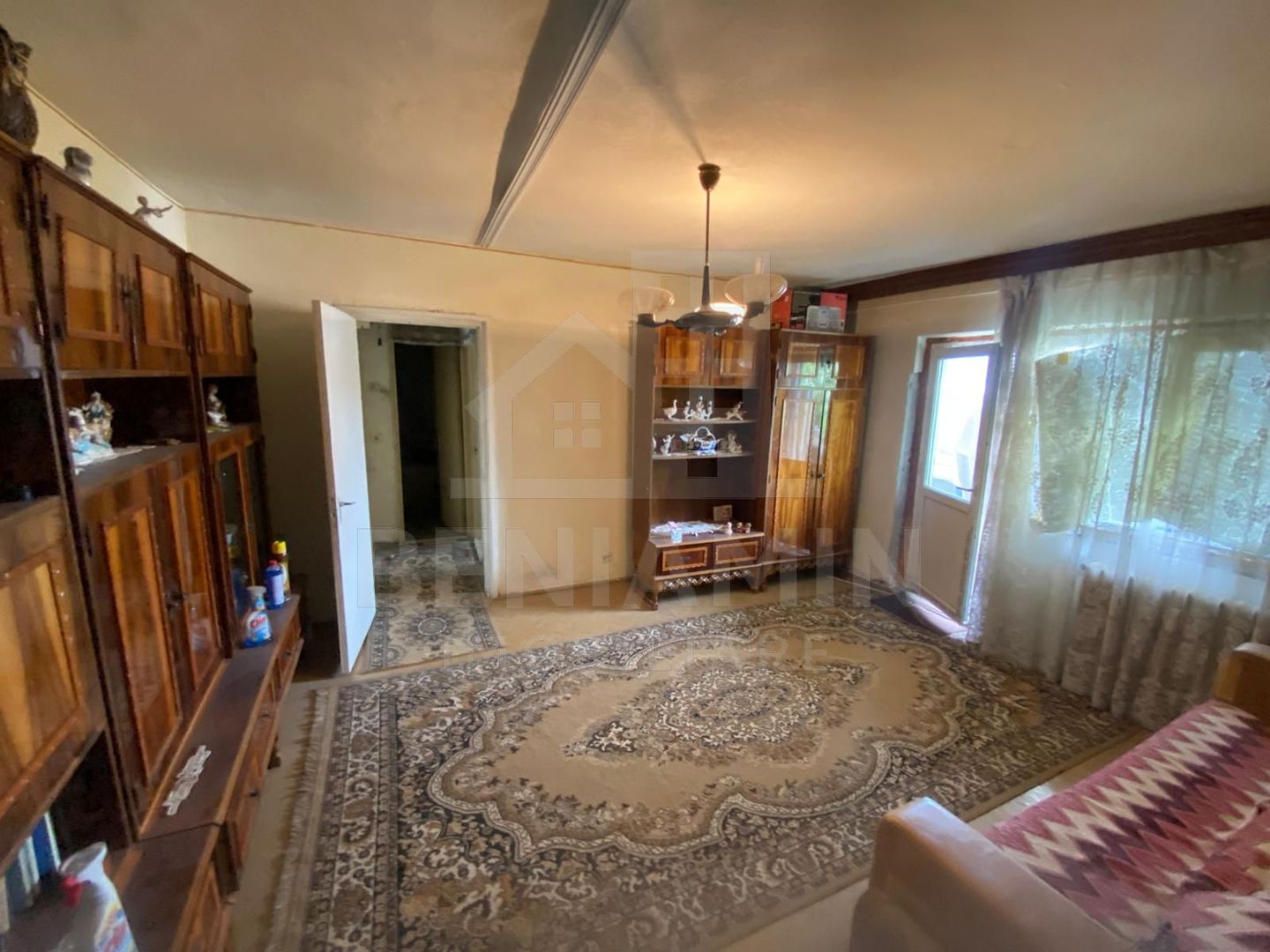 Apartament 2 camere semidecomandat spatios 56mp Rovine MOL - Poză 1