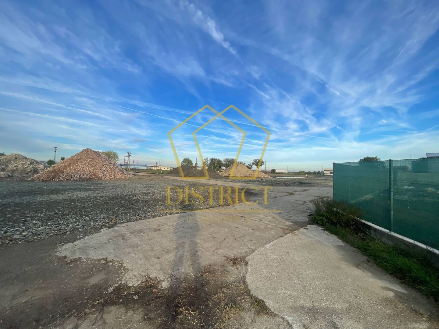 Teren de servicii si hale industriale | Giarmata - Poză 3