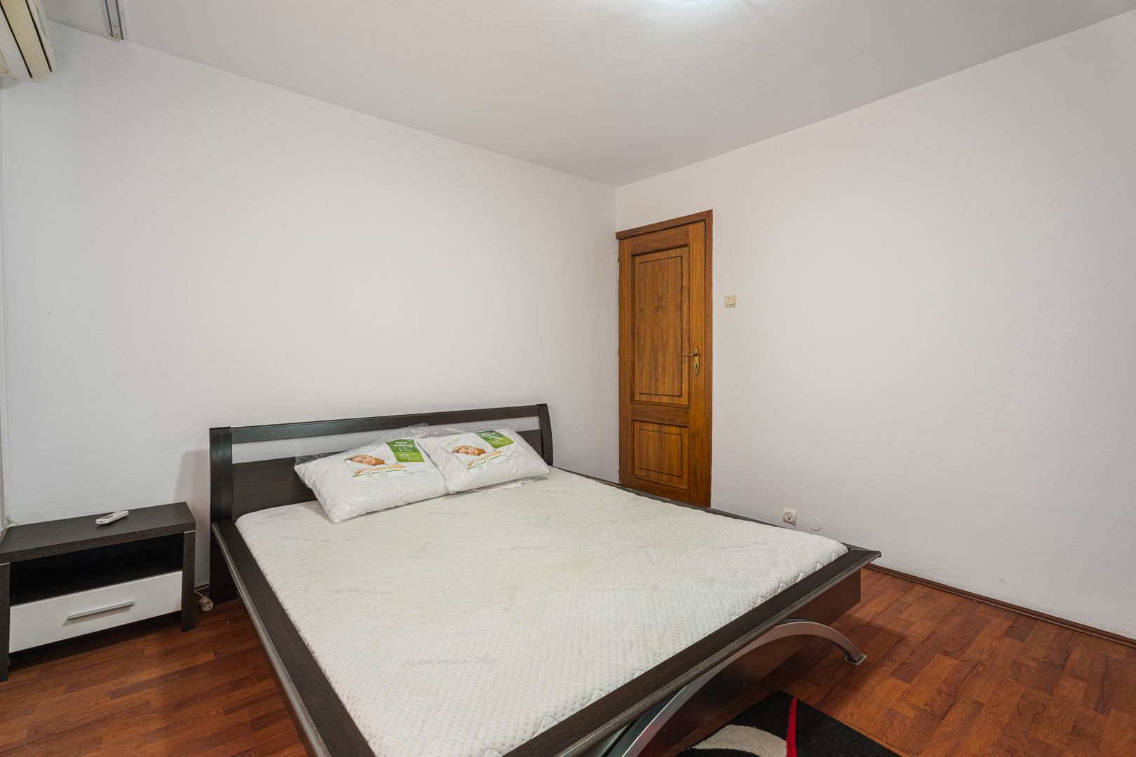 4 camere cu boiler, 13 Septembrie - Poză 3