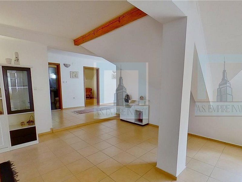 Vilă deosebită cu 6 camere în zona Şchei, Braşov - Poză 16