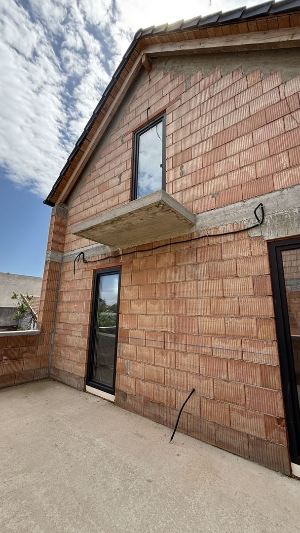 PROIECT DEOSEBIT CU GARAJ- LA ROSU - Poză 11