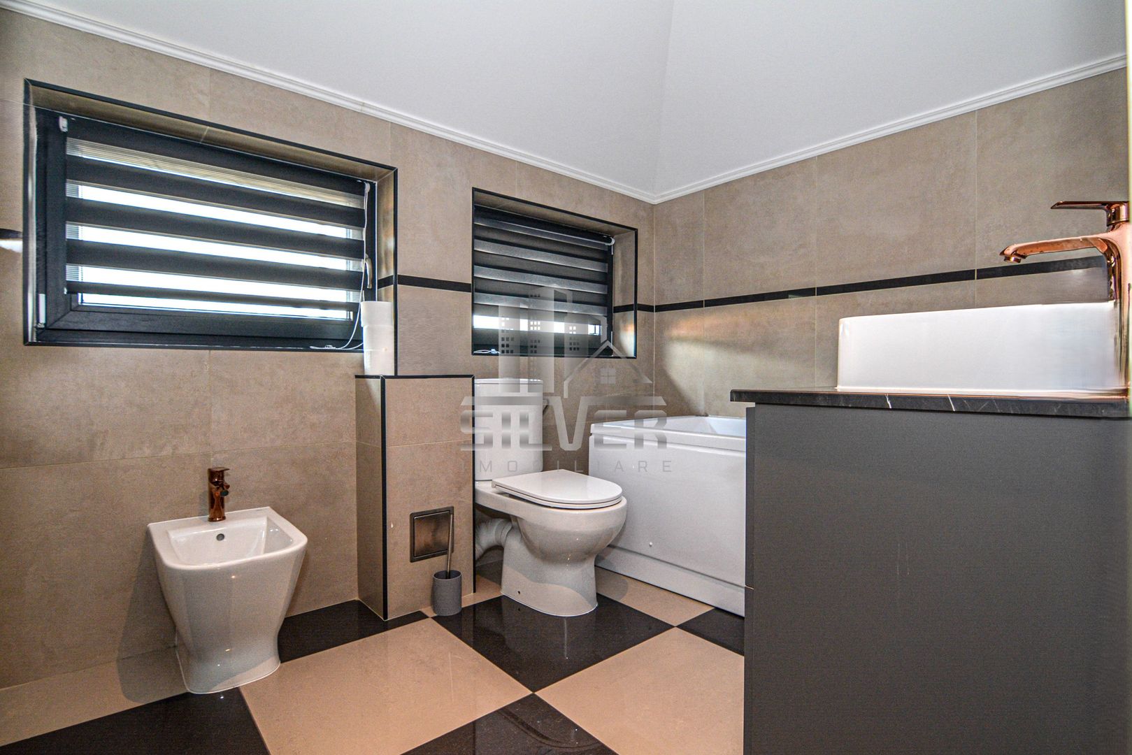 Casa de tip duplex finisata mobilata in Floresti zona Florilor - Poză 23