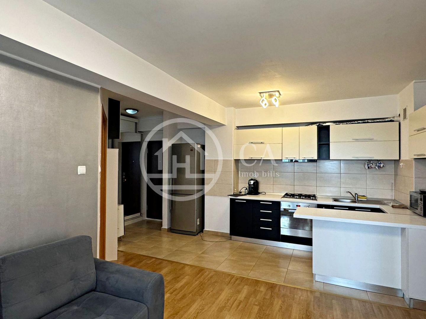 Apartament de închiriat cu 3 camere în zona PRIMA NUFARUL, Oradea - Poză 2