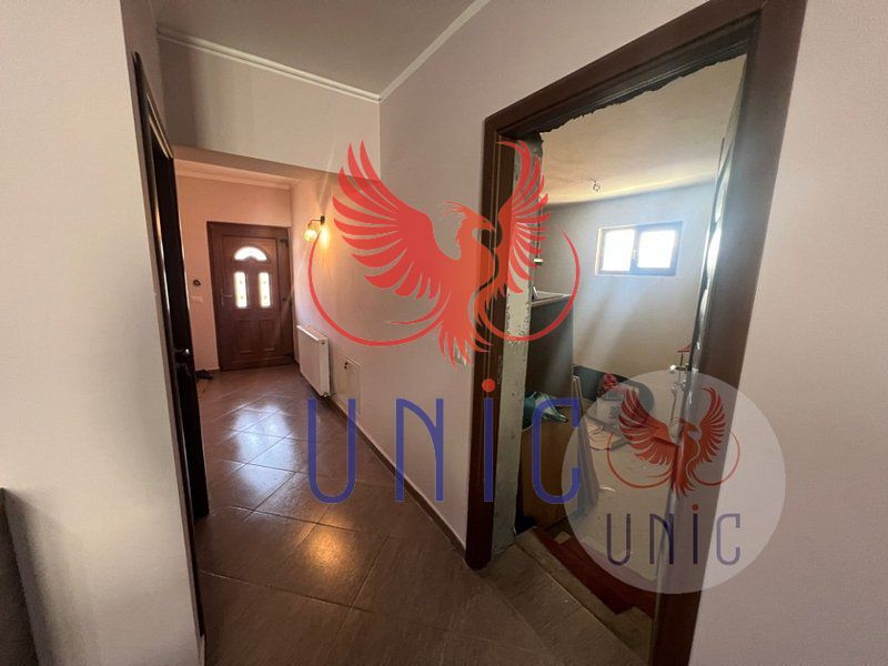 Casa, 4 camere, S+P+1E+M - Poză 5