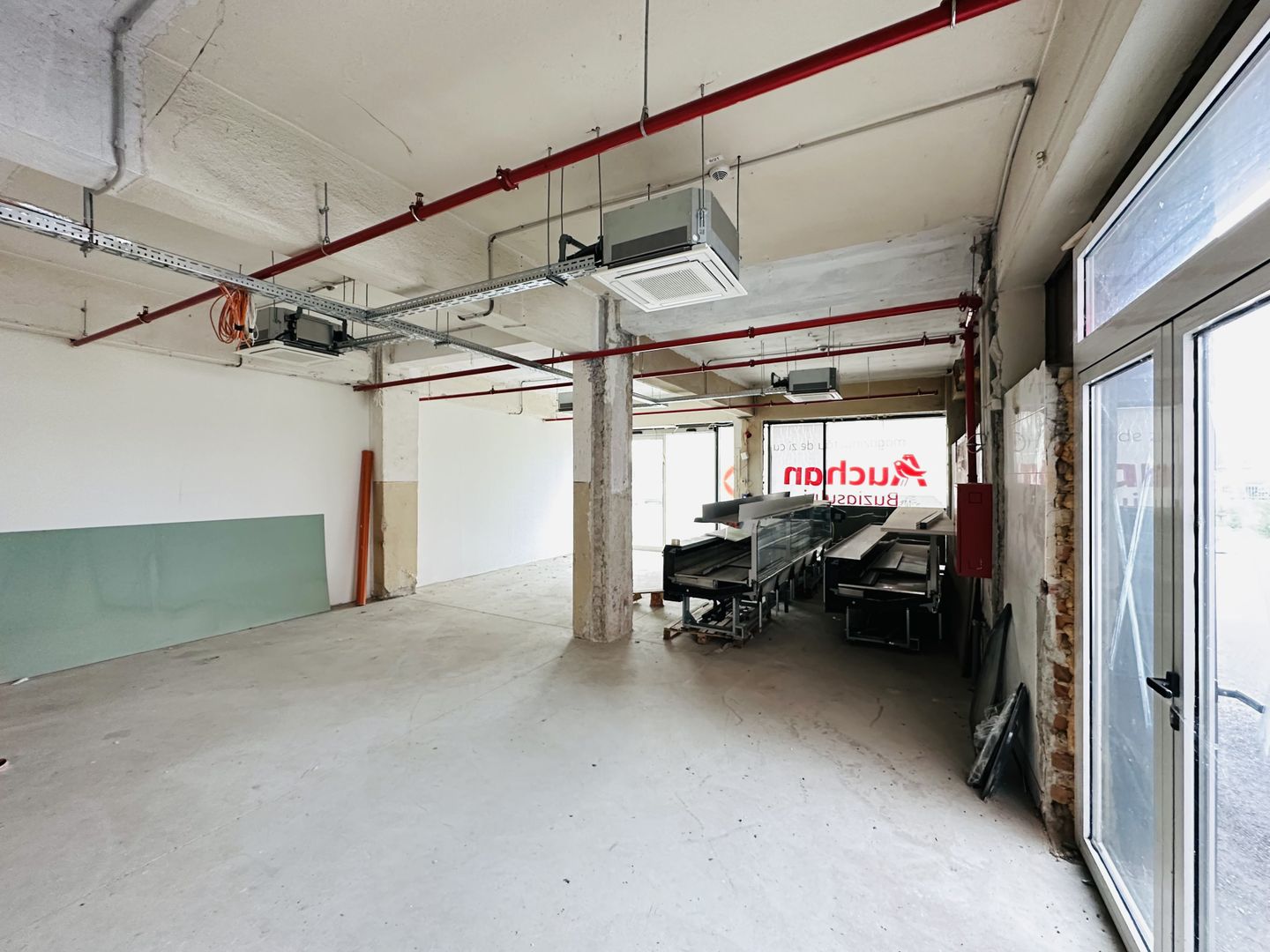 Auchan Buziasului | Spatiu Comercial 108 mp - Acces din exterior | 0% - Poză 10