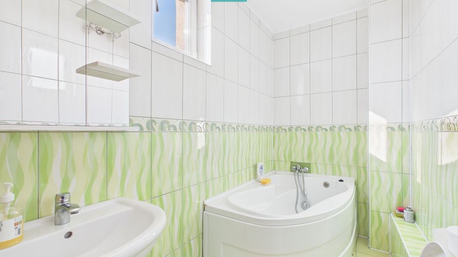 Casă individuală 8 camere - Dudeștii Noi - Poză 7