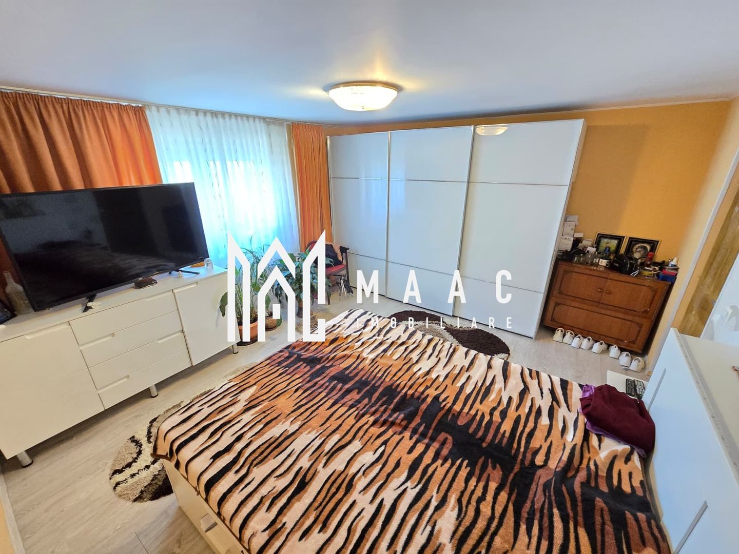 Casa 7 camere 3 bai 2 intrari Zona Garii - Poză 24