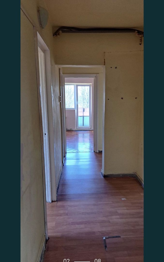 BRASADAS vinde ap 4 cam RENOVAT partial in Micro 16 etaj 3/8. - Poză 2