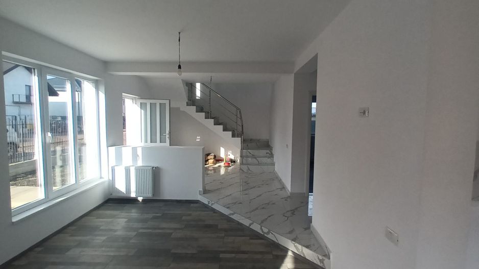 Casă individuală 5 camere  P+1 cu pod, gata de mutare, 468 mp teren - Poză 5