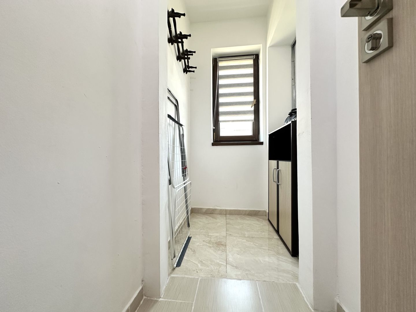 Apartament cu 2 camere  zona Coresi cu loc de parcare acoperit - Poză 11