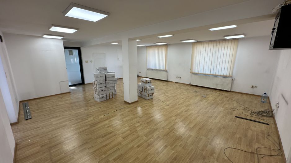 Spatiu de birou -zona strada Cluj/ 4 locuri de parcare - Poză 8