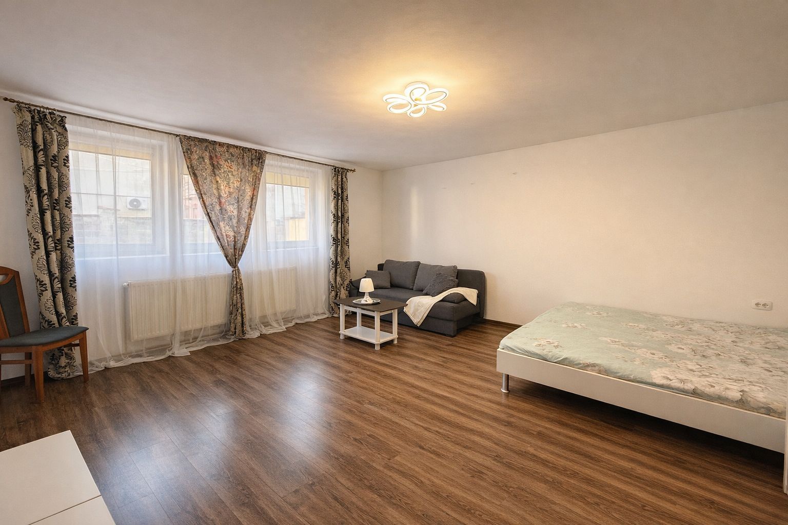 Apartament o camera, mobilat si utilat, zona Ultracentrala - Poză 2