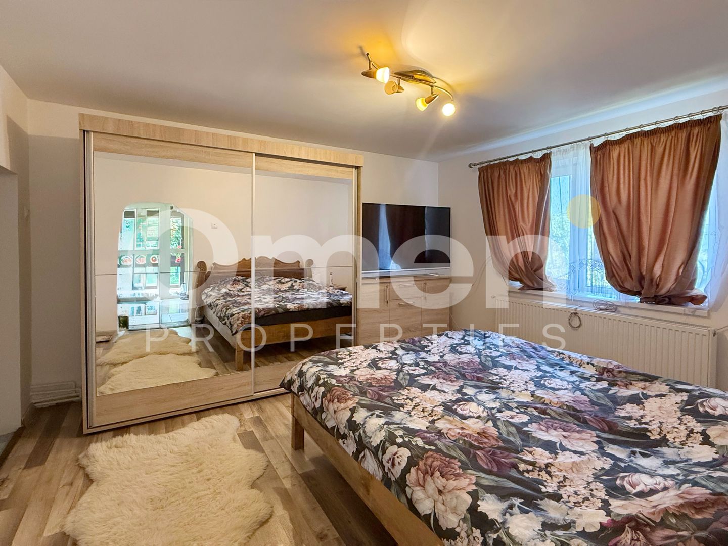 Casă cu 2 anexe transformate în locuințe, teren generos de 9 ari – Groși - Poză 3