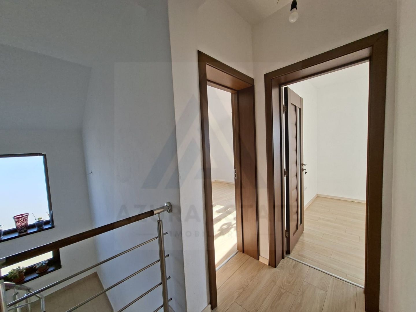 Casa intabulata 5 camere 2 bai si curte generoasa in Bavaria Park - Poză 13