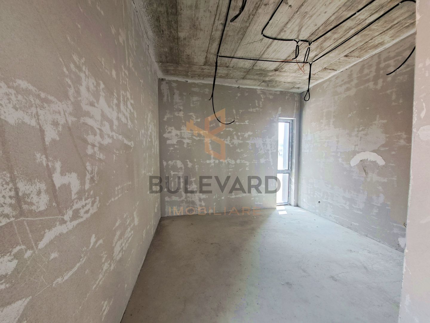 Cladire comerciala situata la drum intens circulat, 1365 mp utili + 20 parcari - Poză 13