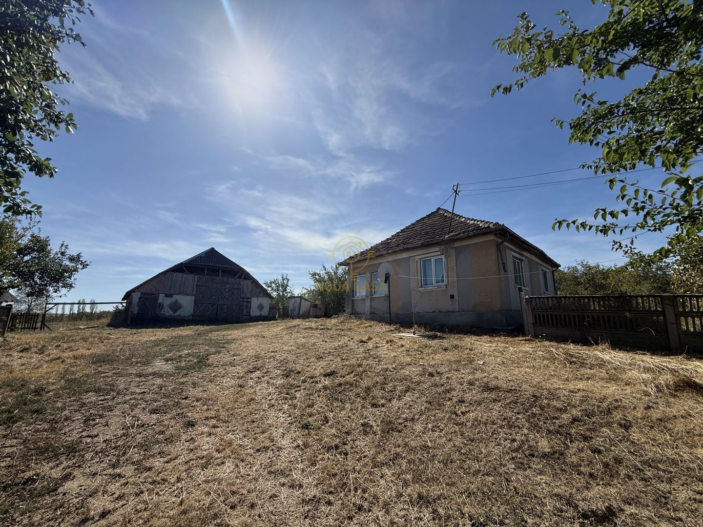 De Vanzare Casa +Teren Intravilan cu 68M FRONT (LOC DE INCA 2 CASE ) - Poză 2