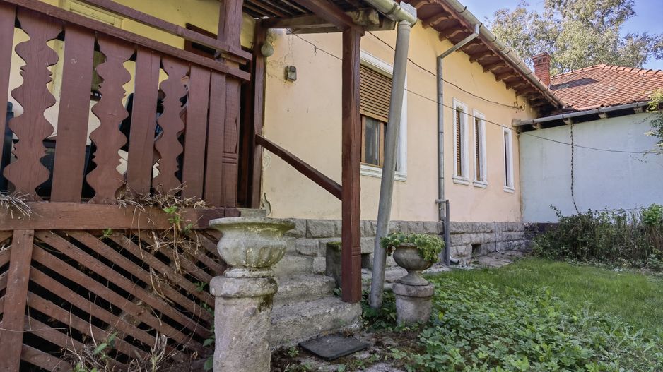 Casa vacanta,investitie  in Gurahont cu teren generos - Poză 17