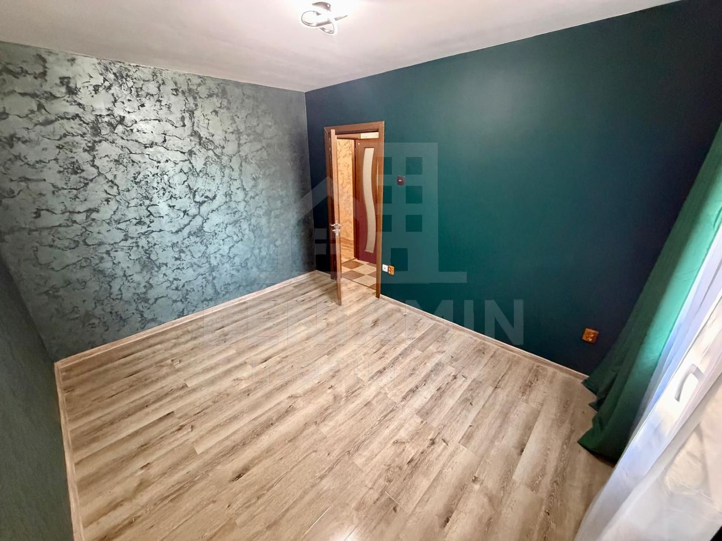 3 camere semidecomandat - Billa - etaj 1 - renovat -teava gaze - Poză 4