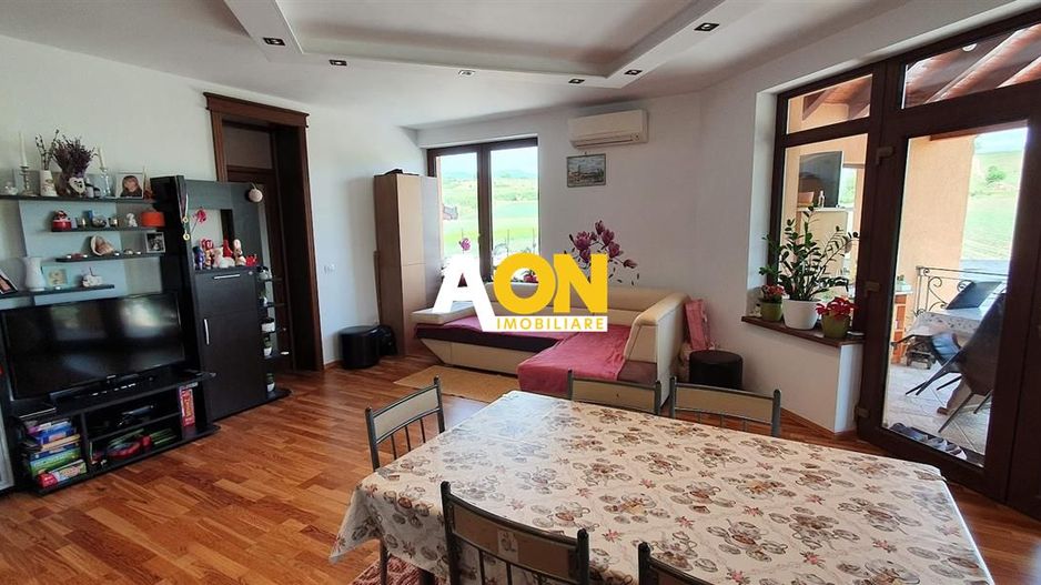 Casa parter+demisol, 1200 mp teren, pretabila pt 2 familii, Sard - Poză 7