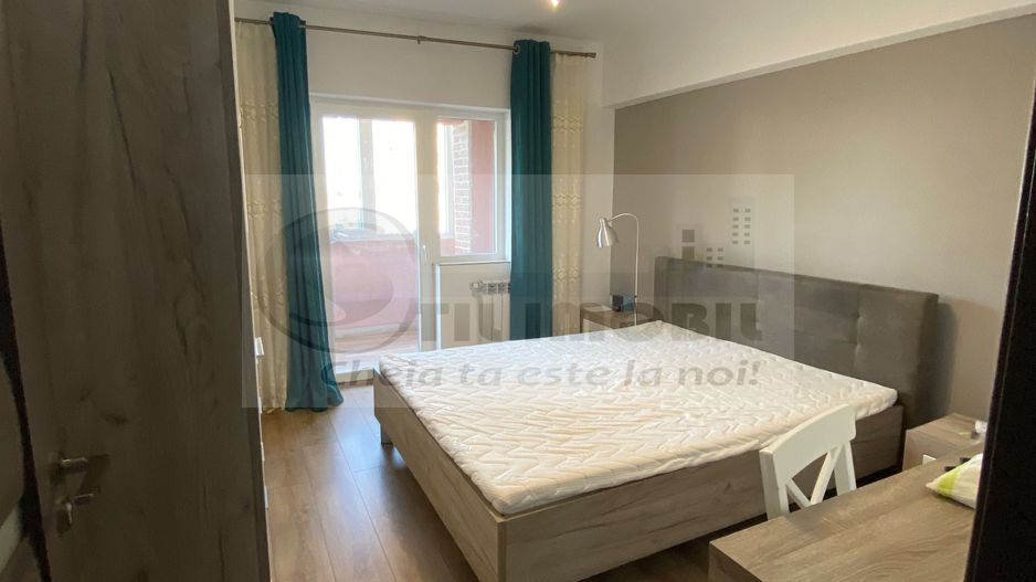 Apartament 3 camere | Lângă UMF Iași | Renovat complet-800 Euro - Poză 1