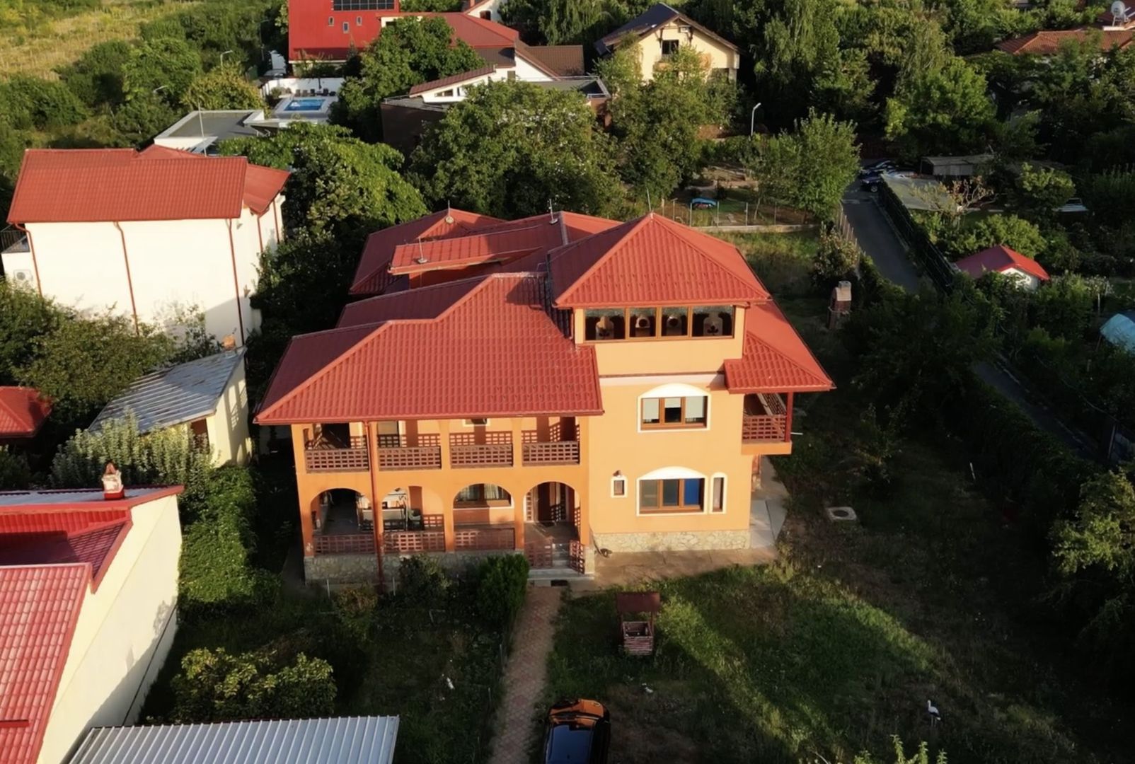 Vilă reprezentativă | 2.381mp teren | Rezidential/Activitate | Berceni - Poză 1