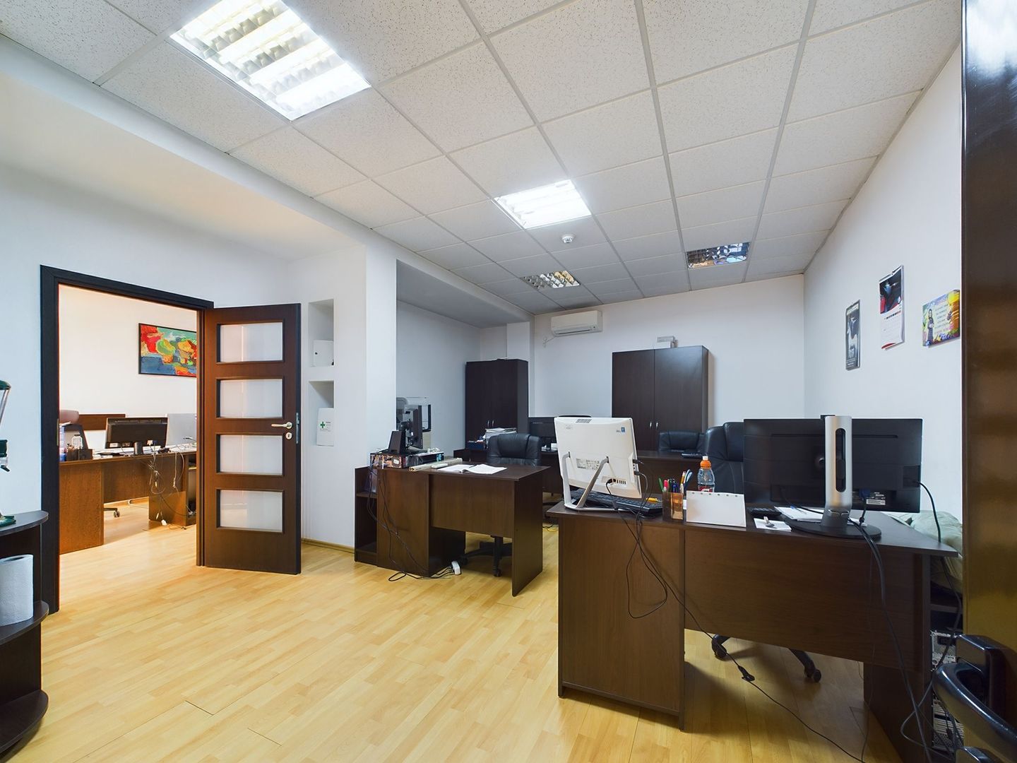 Clădire de birouri cu chiriași existenți - Poză 6