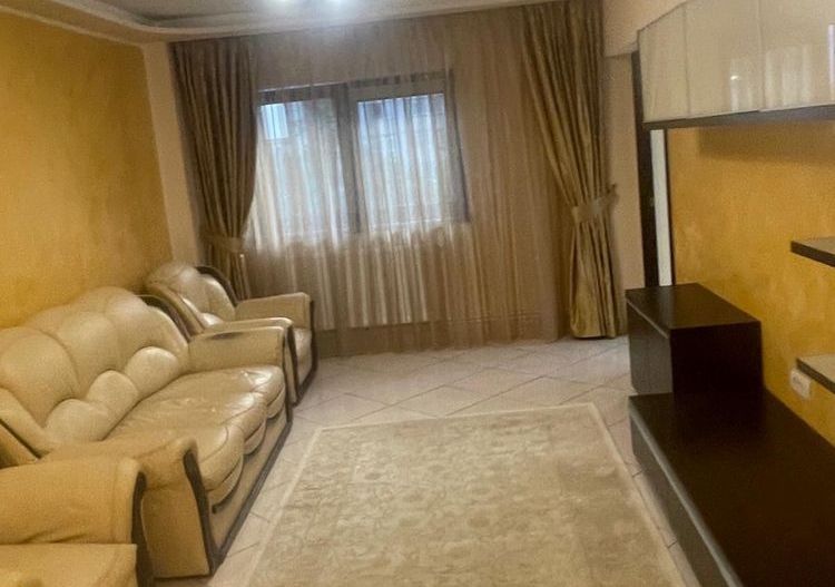 Apartament 4 camere de închiriat – Zona Casa de Cultură - Termen Lung - Poză 1