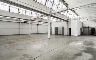 De Inchiriat Hala Industriala în Arad - Zonă Centrala cu Acces TIR