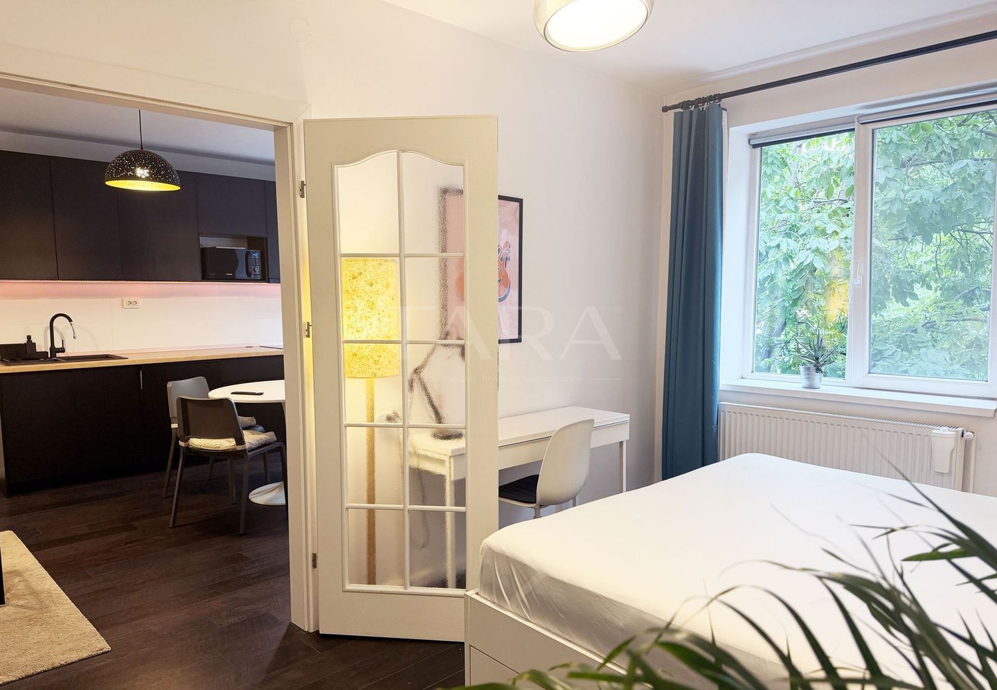 Apartament cu 3 camere, zona Facultatea de Litere. - Poză 8