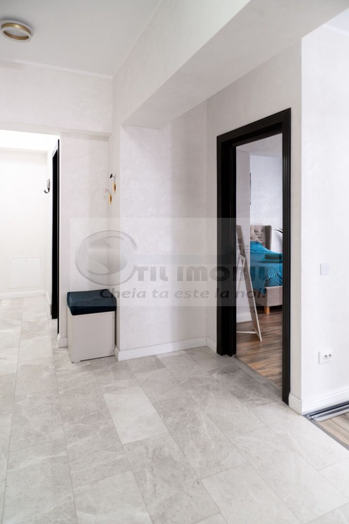 2 cam SD Royal Town, 56 mp, 2 balcoane, parcare, mobilat ,169.000 € - Poză 14