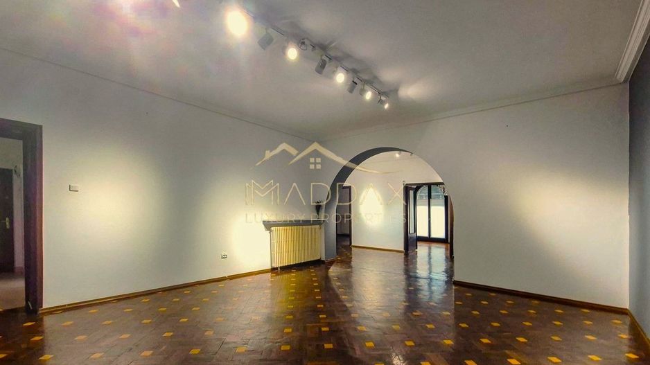 Apartament parter Piața Romană | 5 camere | Curte | 8 Locuri de Parcare - Poză 6