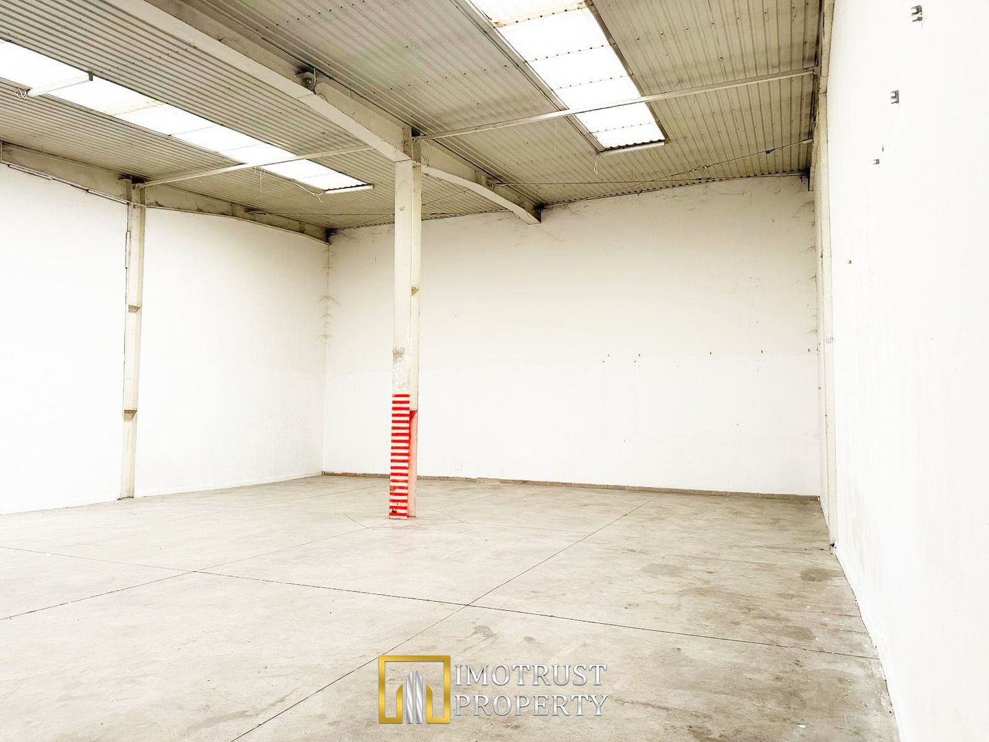 Spatiu industrial de inchiriat Arad 227 mp acces TIR - Poză 3