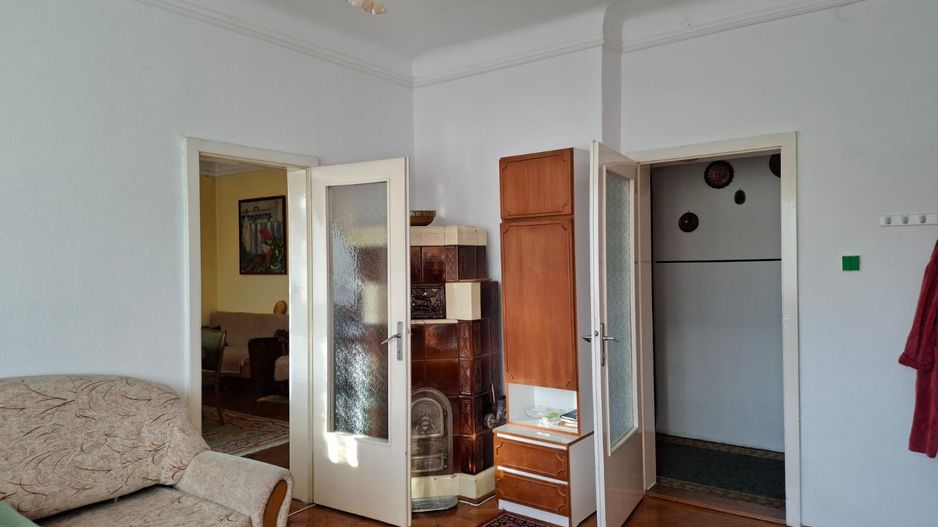 Apartament cu 3 camere si garaj in zona centrală - Poză 8