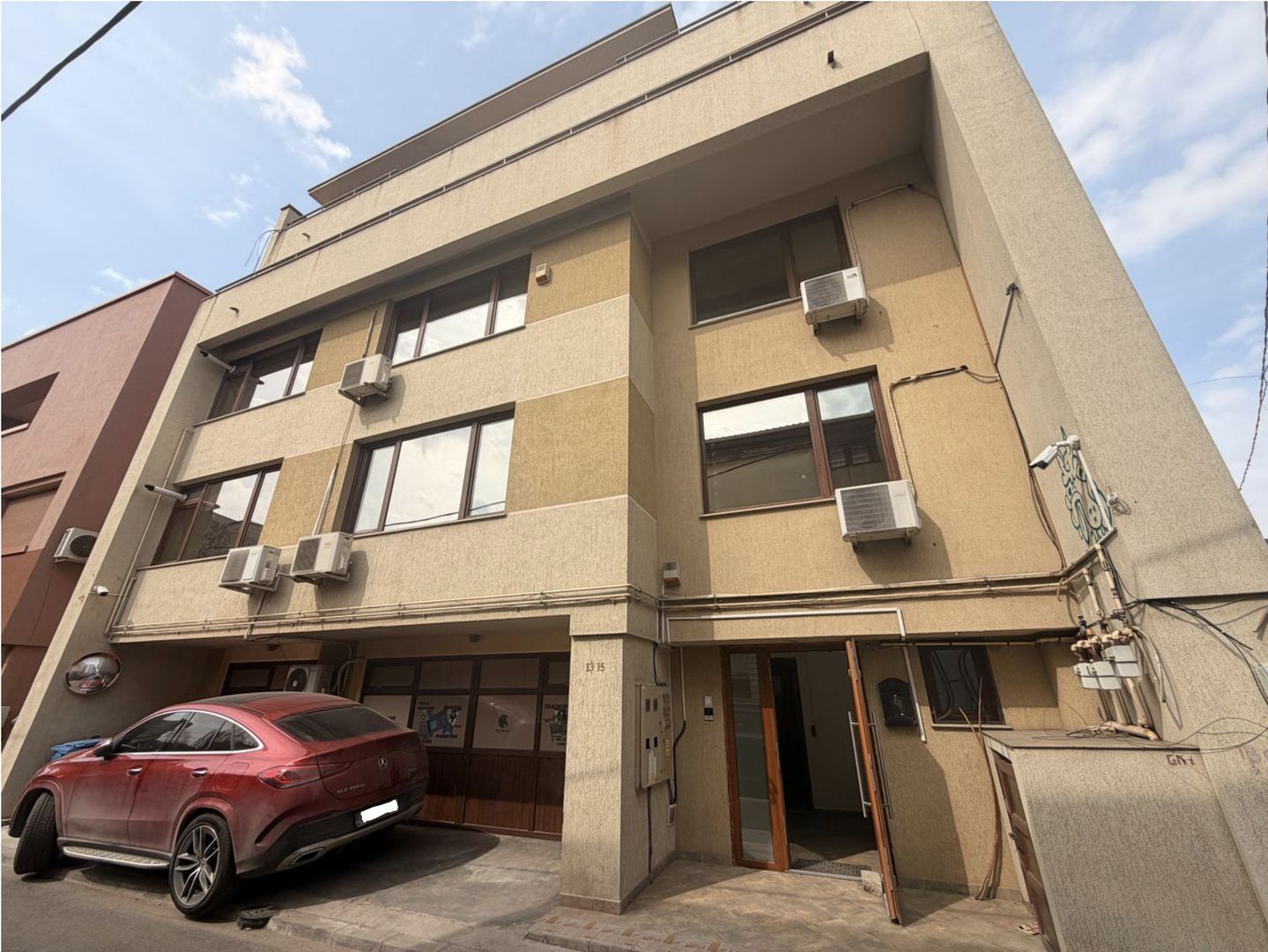 OPORTUNITATE | IMOBIL 3 APARTAMENT | 6 LOCURI DE PARCARE - Poză 1