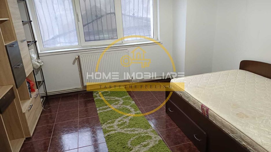 Etaj 1, P-ta Voievozilor, 3 Camere Decomandat zona Alexandru cel Bun - Poză 1