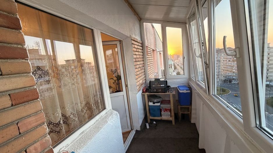 Apartament 4 camere 75 mp cu  balcon si pivnita pe b-dul Mihai Viteazu - Poză 3