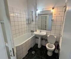Apartament cochet în zona Gruia, cu autorizație pentru mansardare. - Poză 6