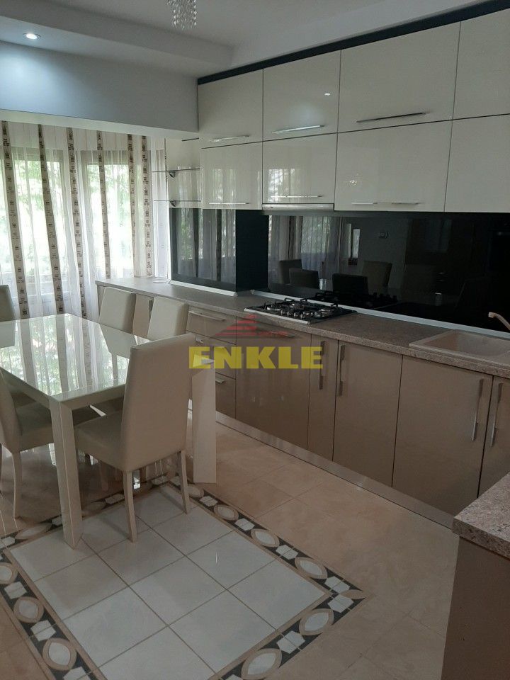 Apartament 2 camere de lux, mobilat, utilat, etaj 2, Zona: Piata Mare, 500 euro - Poză 1