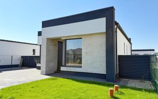 Casa individuala parter ~ 3 camere 2 bai + dressing ~ teren 330 mp~2 minute STV - Poză 1